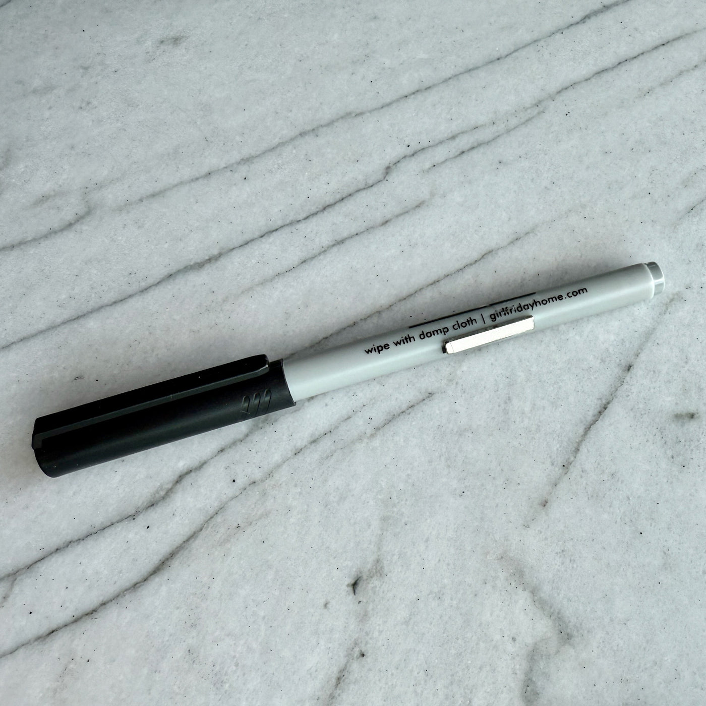 Wet-erase marker - magnetic